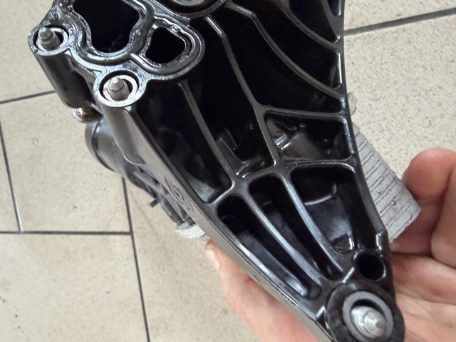11428580414 BMW Корпус масляного фильтра купить в Украина
