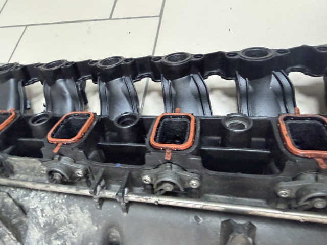 BMW 11617789287 Коллектор впускной в наличии Павлоград