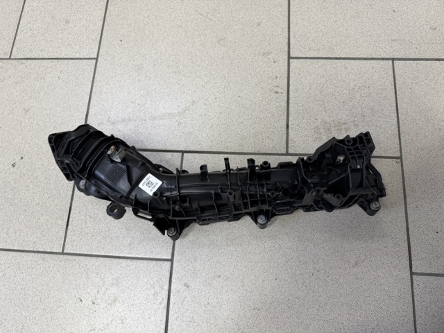 Впускной коллектор 11618513653 BMW