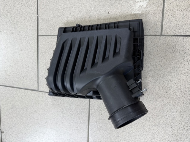 Коробка фильтра 13718655835 BMW