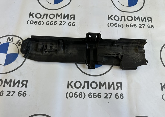 Кронштейн радиатора правый 17107524914 BMW