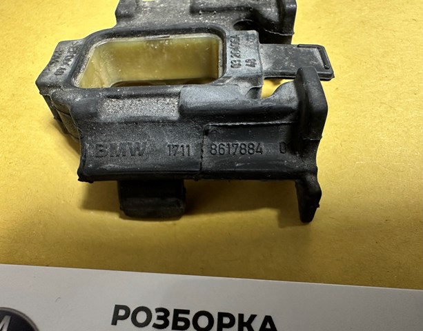 17118617884 Левый верхний кронштейн радиатора купить Кривой Рог