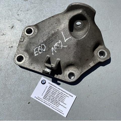 Кронштейн подушки (опоры) двигателя, левой 22116768521 BMW