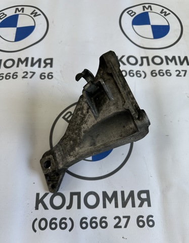 Кронштейн подушки (опоры) двигателя, правой 22116781916 BMW