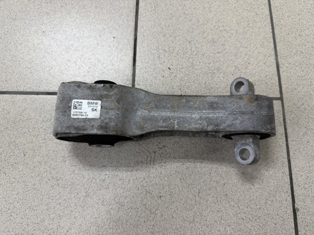 Подушка трансмиссии (опора коробки передач), левая 22116885786 BMW