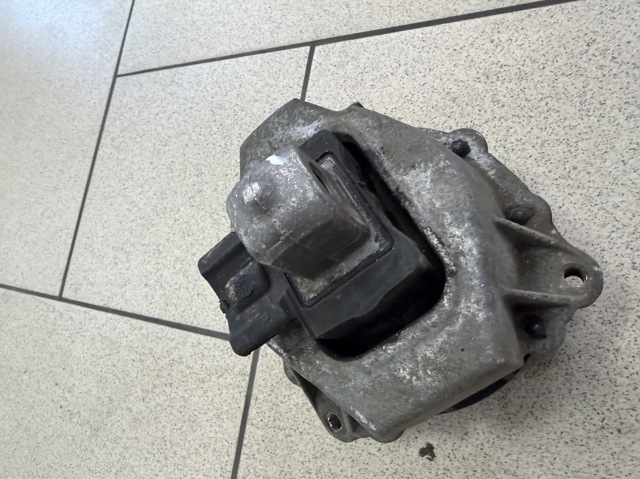 BMW 22117581621 в наличии Черновцы