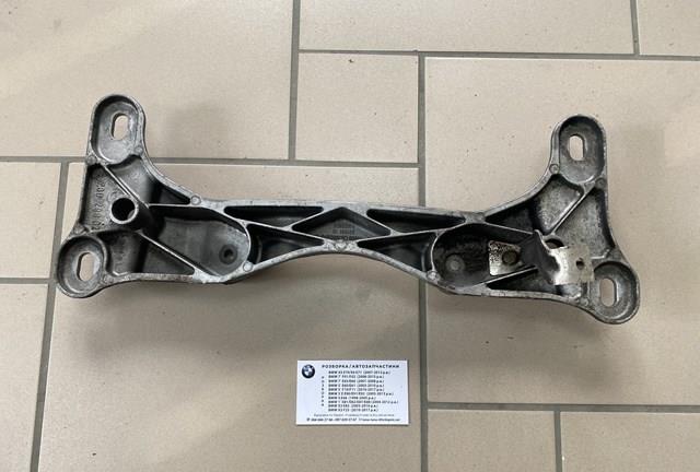 Балка крепления коробки передач 22316760299 BMW