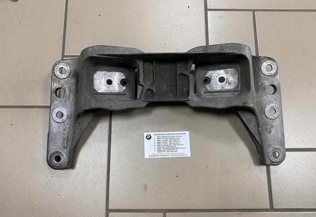 Крепление кпп 22316761102 BMW
