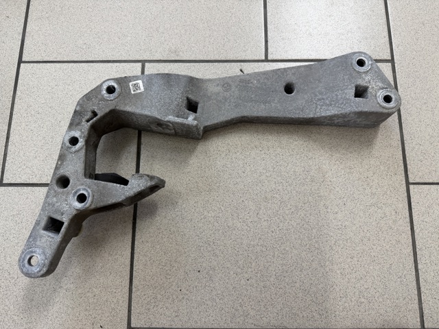 Кронштейн КПП 22329485312 BMW
