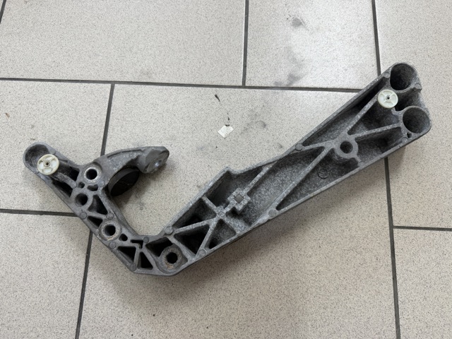 22329485312 BMW Балка крепления коробки передач купить в Николаев