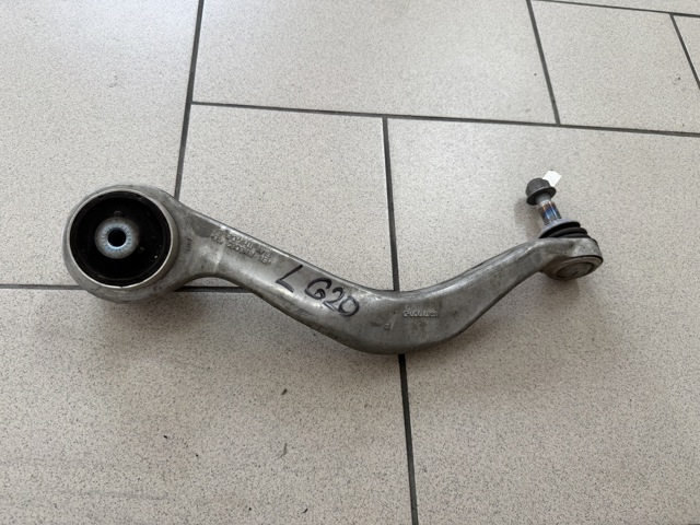 Рычаг передней подвески нижний, правый 31106894663 BMW