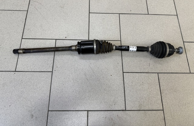 Полуось передняя, правая 31608643184 BMW