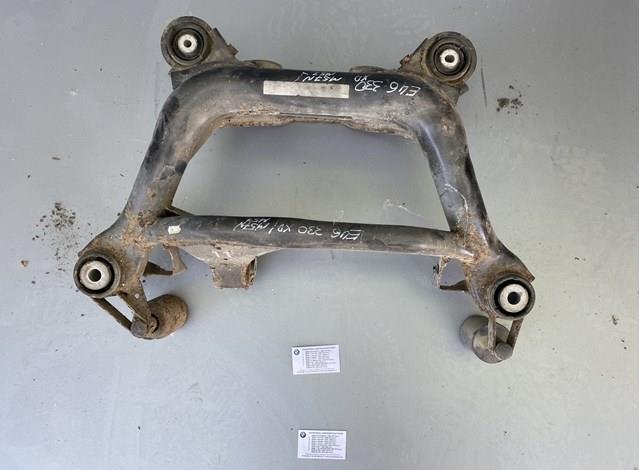Балка задней подвески поперечная 33316757488 BMW
