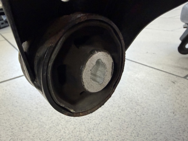 33316877393 BMW Подрамник задний купить в Тернополь