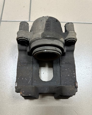 34106790921 BMW Суппорт тормозной передний левый купить в Кривой Рог
