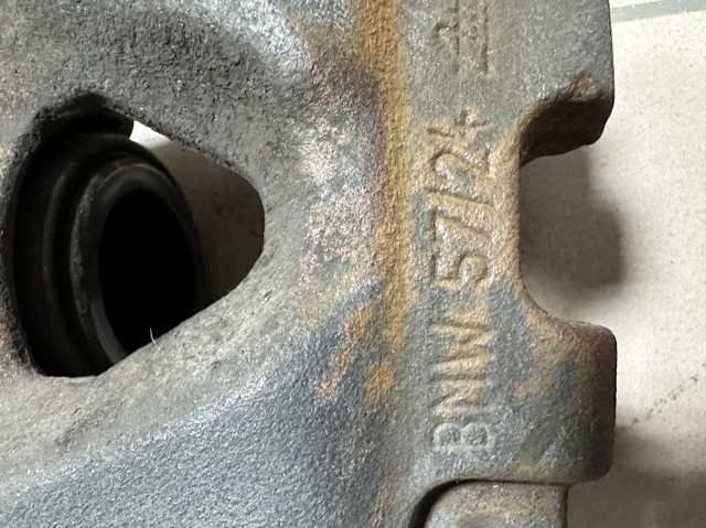 34116778146 BMW Суппорт тормозной передний правый купить в Кривой Рог