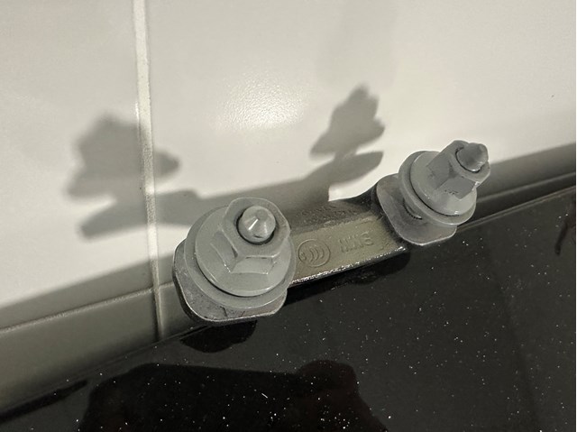 BMW 41007423841 Петля крышки багажника в наличии Украина