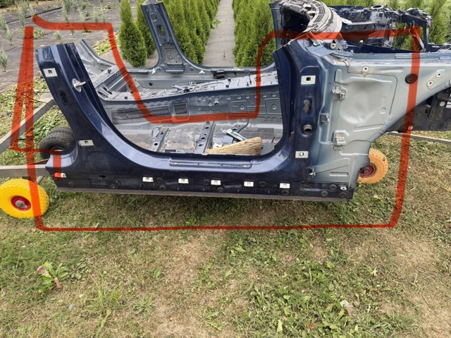 BMW 41007493260 Стойка кузова передняя правая в наличии Киев