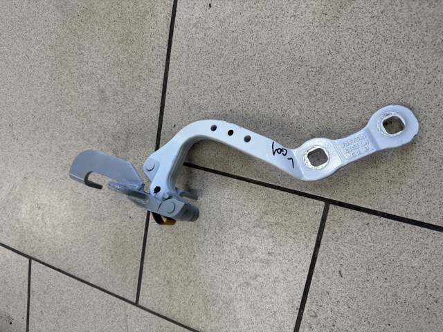 Петля задней багажной, 3/5 -ой двери 41007494943 BMW