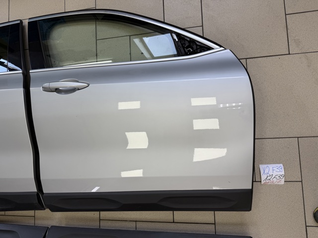 Пассажирская передняя дверь 41008491728 BMW
