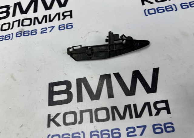 Направляющая переднего бампера, правая 51117399982 BMW