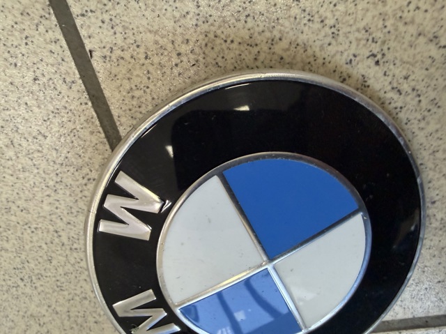 BMW 51147499154 Эмблема крышки багажника (фирменный значок) в наличии Днепр