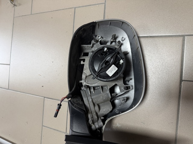 BMW 51167238047 Накладка (крышка) зеркала заднего вида левая в наличии Черкассы