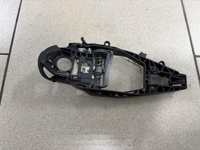 Держатель наружной ручки двери, передней левой 51217401203 BMW