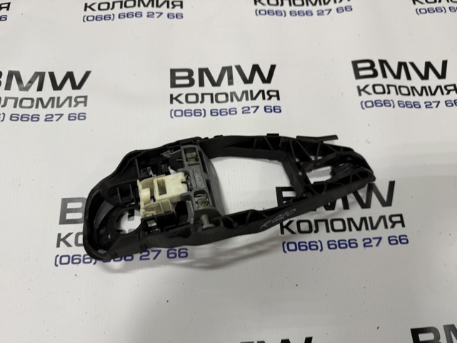 Держатель наружной ручки двери, передней правой 51219881780 BMW