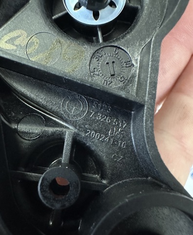 51237326517 BMW Кронштейн ручки открывания капота купить в Черкассы