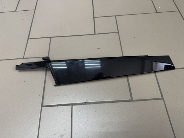 Накладка двери передней левой вертикальная 51337349651 BMW