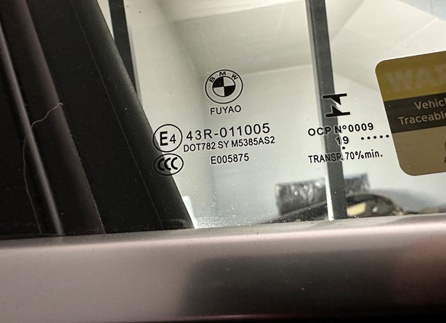 51337420396 Стекло двери передней правой купить Ирпень