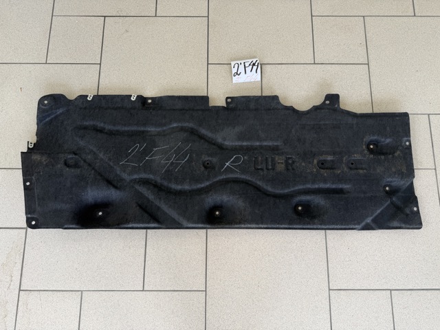 Защита днища, правая 51757290804 BMW