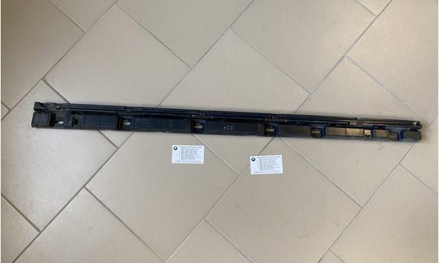 Кронштейн наружной накладки порога правой 51777187102 BMW