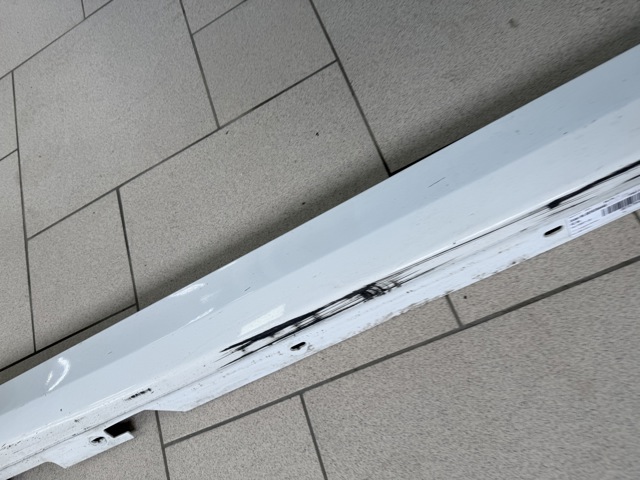 BMW 51777475603 Накладка (молдинг) порога наружная левая в наличии Ровно