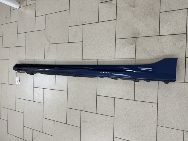 Накладка наружняя (молдинг) порога, левый 51778493951 BMW