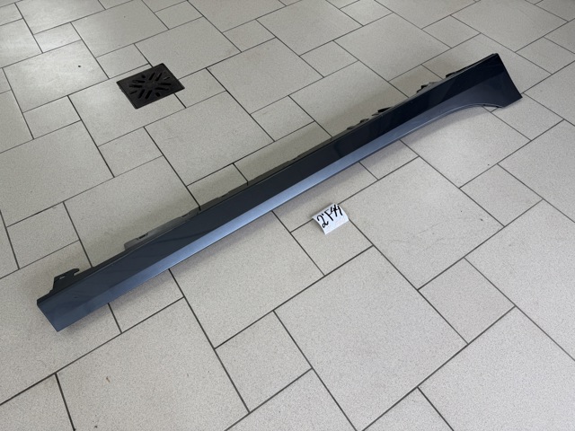 Накладка (молдинг) порога наружная правая 51779464568 BMW