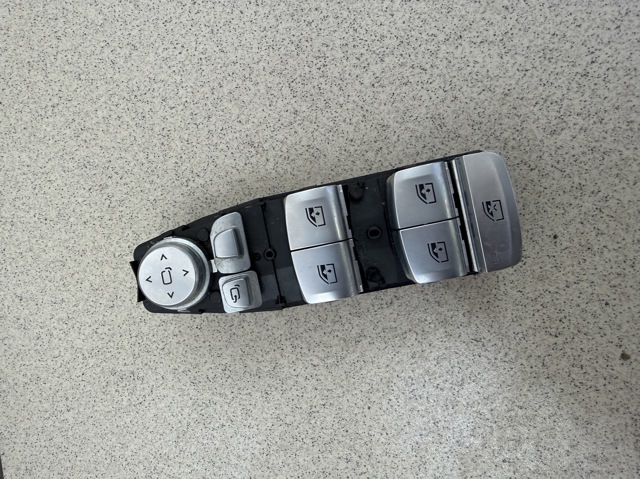 Кнопки переднего левого стекло подъемника 61316847099 BMW