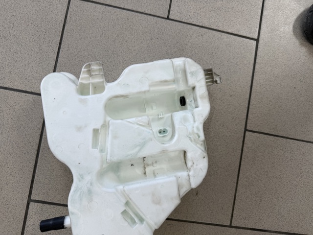 61669478352 BMW Бачок омывателя купить в Ровно