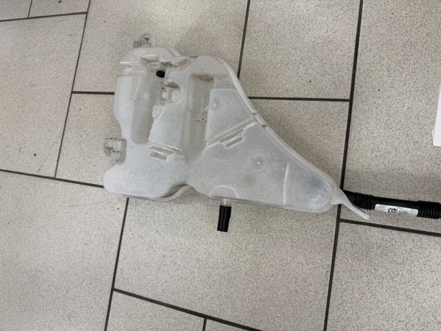 Бачок стеклоомывателя 61669478352 BMW