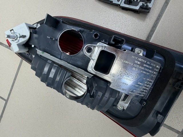 63212710634 BMW Фонарь задний правый внутренний купить в Житомир