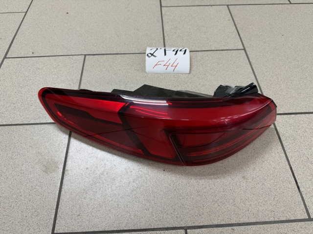 Фонарь задний левый, внешний 63217465467 BMW