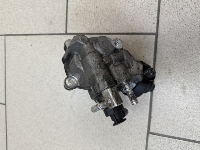 Насос топливный высокого давления 8511626 BMW