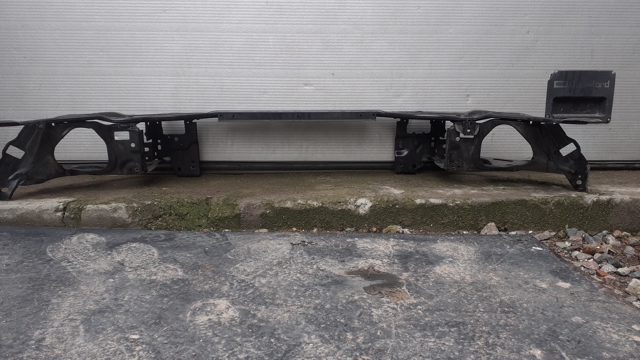 VOLVO 31416750 Рамка радиатора в наличии Запорожье