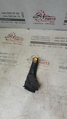 Кронштейн крепления бампера переднего левый 5210360281 TOYOTA