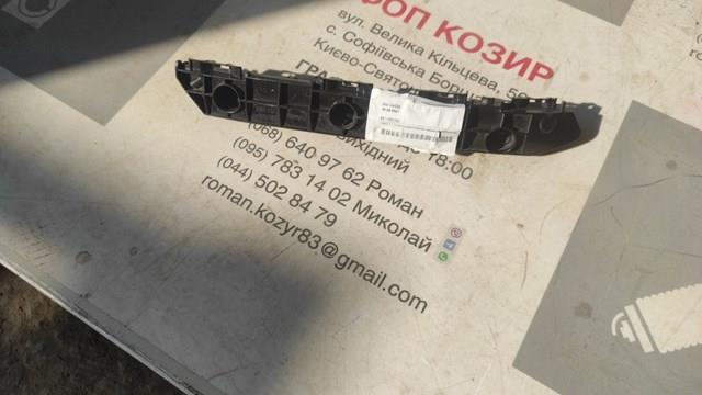 Кронштейн бампера переднего, правый 5211560150 TOYOTA