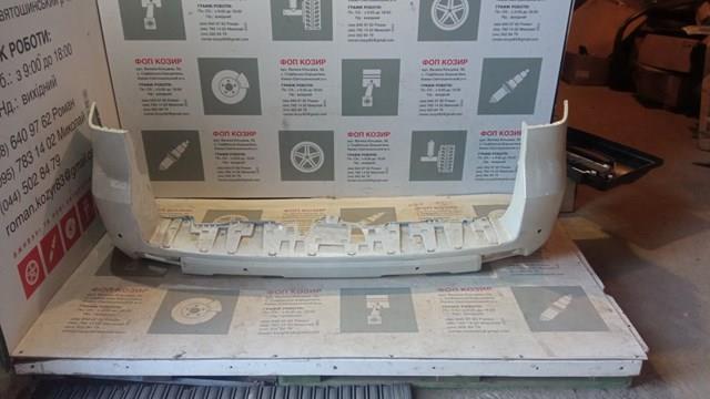 Задний бампер 5215960971 TOYOTA