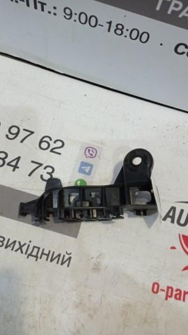 Крепление бамера левое 5256333060 TOYOTA