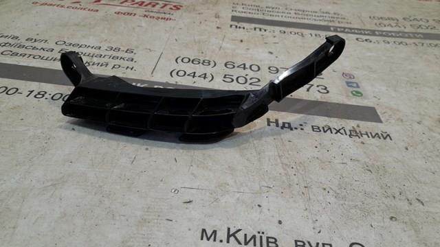 Левое крепление заднего бампера 5256342050 TOYOTA