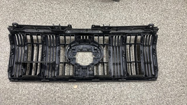 5310160E70 TOYOTA Решетка радиатора купить в Ирпень